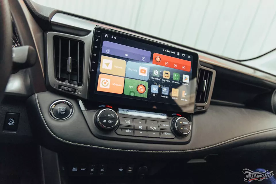 Предпродажная подготовка Toyota RAV4 в отделе детейлинга